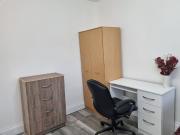 Studio Flat, Sunny Gardens Parade, NW4