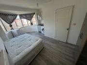 Studio flat to rent in Cricklewood NW2