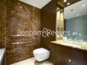 Studio flat to rent in Park Street, Fulham, SW6