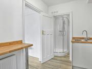 Studio flat to rent on