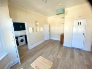 Studio Flat, Wightman Road, N4