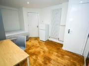 Studio flat with garden