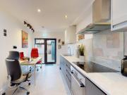 Studio Flat with Private Kitchenette & Bathroom