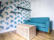 Studio FullEquiped 2 personnes avec balcon 17e