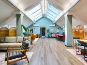 Studio Gold H Has an Apartment