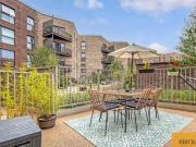 Studio House, Waterden Road, 1 Bedroom Apartment