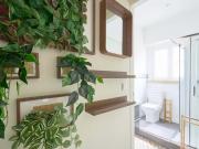 Studio in a 10 bedroom apartment in Lisbon 1min from...
