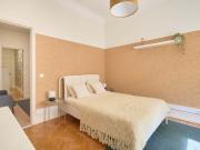 Studio in a 10 bedroom apartment in Lisbon 1min from...