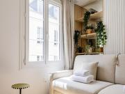 Studio Invalides EiffelTower, Paris Amsterdam Apartments...