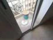 Studio loft ouvert avec balcon