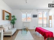 Estudio en alquiler en Castillejos, Madrid