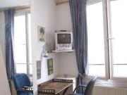 Studio meublé avec ascenseur et concierge Louvre Paris 1°