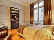 Studio meublé avec ascenseur Grands Boulevards... Studio meublé avec ascenseur Grands Boulevards...