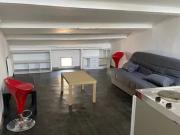 STUDIO MEUBLE AVEC TERRASSE