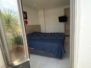 Studio meublé avec terrasse à la location à Racine