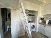Studio meublé refait à neuf de 18m2 + 1 place de P aérienne