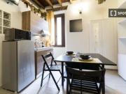 Studio in affitto a Centrale, Milano