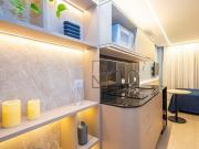 Studio mobiliado com 17m² no Batel