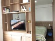 Studio | mobiliado | varanda | 1 vaga | 1 suíte