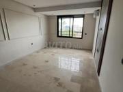 Studio neuf ensoleillé