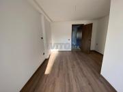 Studio neuf vide à louer à Oasis