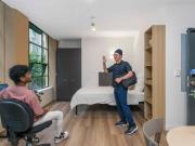 Studio Queen Accessible