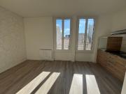 Studio rénové à louer, centre ville, Villeneuve.