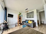 Studio rénové avec balcon Dernier étage La Varenne