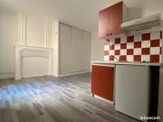 Studio rénové dans immeuble en pierre Quartier Saint Paul