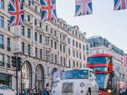 Studio Retail Property High Street to rent in London...