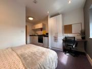 Studio Silver L Has an Apartment