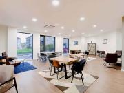 Studio Silver Lower Floor E Has an Apartment