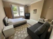 Studio to rent Studio to rent