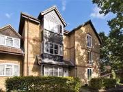 Studio to rent in Compton Gardens, Addlestone, Surrey KT15