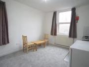 Studio to rent in Cricklewood Broadway, London NW2