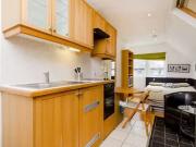 Studio to rent in Finchley Road, Hampstead, London NW3