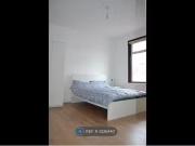 Studio to rent in Hamilton Road, Ilford IG1