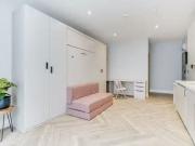 Studio to rent in Hanger Lane, Ealing W5