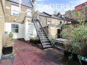 Studio to rent in Metro Apartments, 86 92 Lewisham High...