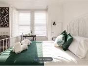 Studio to rent in Norwood Road, Southall UB2