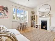 Studio to rent in Nottingham Place, London W1U