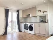 Studio to rent in Very Near Middleton Avenue Area,...