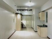 Studio Unit w/ Parking for Rent in The Columns, Legaspi...