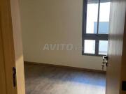 Studio vide à louer à côté cheikh khalifa