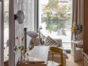 Studio with balcony, gym and view over Berlin at East...