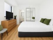 STUDIO WITH BALCONY VIEW @DARLING HARBOUR SHORT TERM AND...
