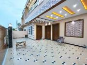 Stunning 10 Marla House For Rent Bahria Town Phase 8...