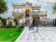 Stunning 1 Kanal Vectorian Design Bungalow For Sale A...