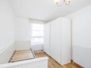 Stunning 2 Bed Flat – Private Roof Balcony– Shore