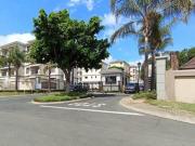 stunning 2 bedroom apartment in carl.